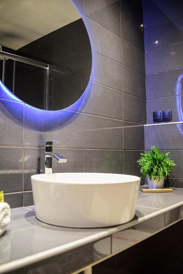 Limani'S Sea View Suite Tesalonika Bagian luar foto