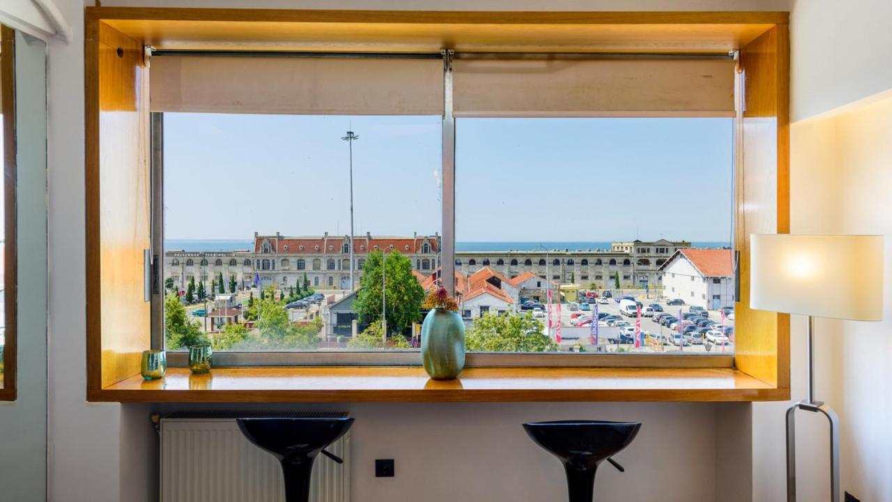 Limani'S Sea View Suite Tesalonika Bagian luar foto